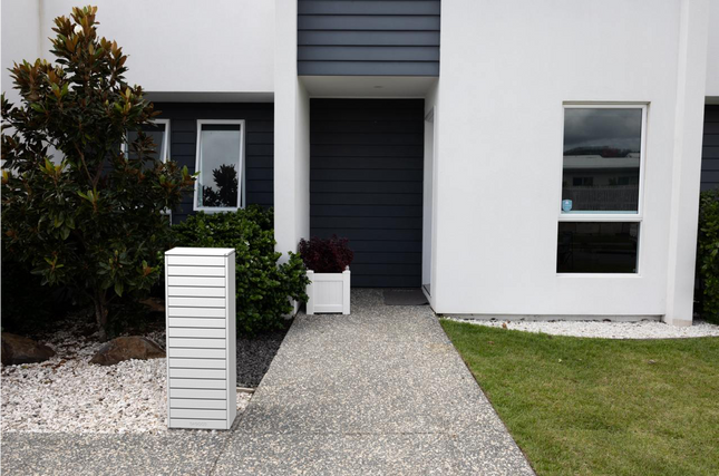 Plaza II Parcel Letterbox White